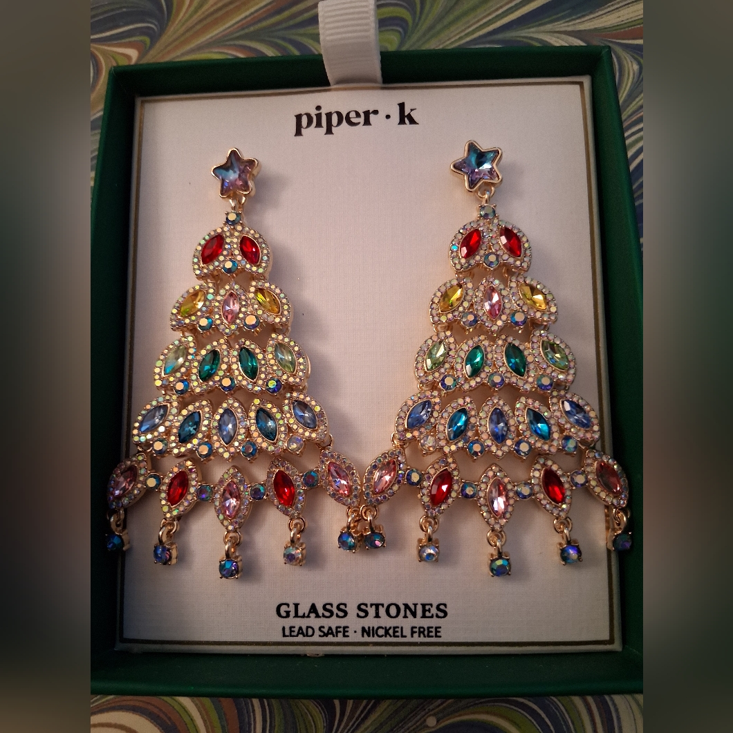 Piper K Dazzling Dangling Christmas Tree Earrings New In Box
